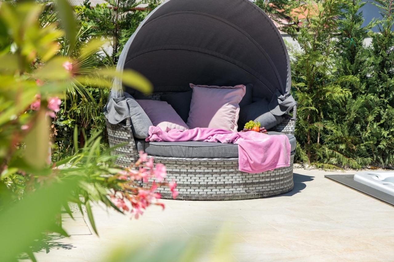 Villa Elena: Seaside Luxury with Whirlpool and Brijuni Islands View Fazana Exterior photo